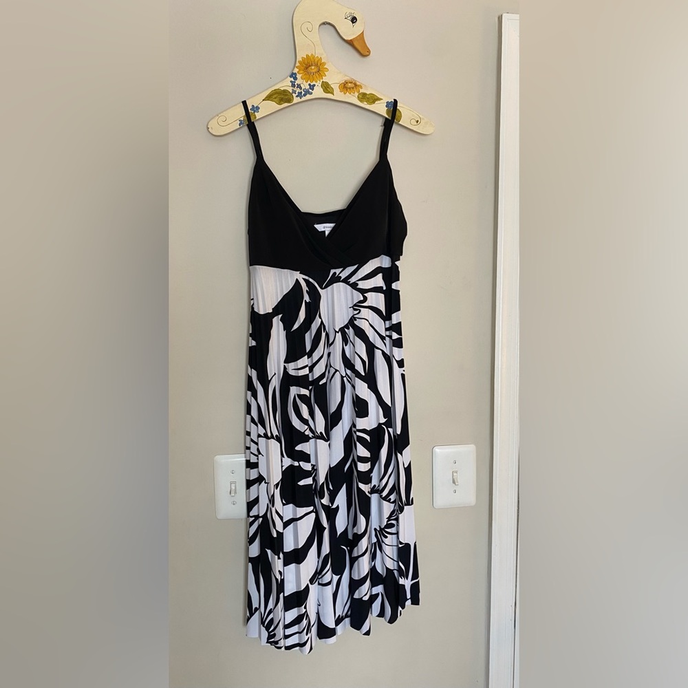Vintage y2k 2000s dress barn swing dress black and white